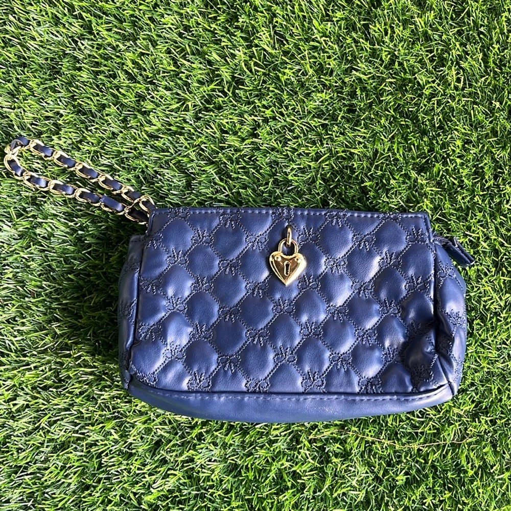 VICTORIAS SECRET Blue Cosmetic Makeup Pouch Toiletries Quilted Wristlet